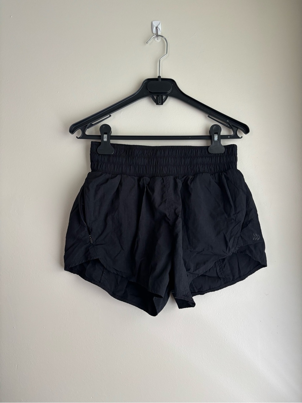 All in Motion Crinkle Tulip Run Shorts 3" - Black (XS)